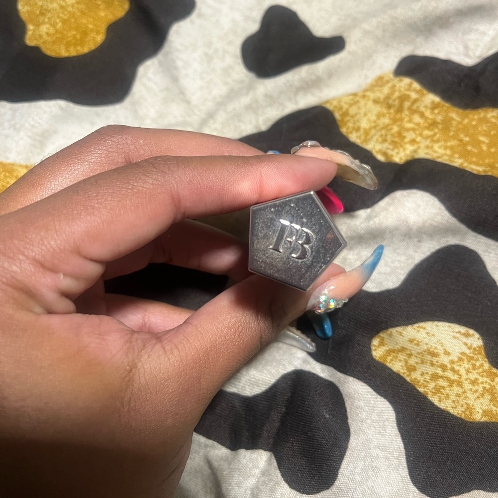 Fenty Beauty Mini Gloss Bomb Hot Chocolit - Picture 4 of 4